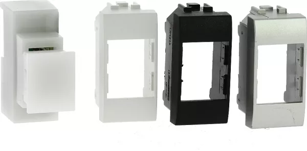 bticino-lecteur de badge livinglight - alarme intrusion myhome_up livr� + 3 enjoliveurs (btln4215)