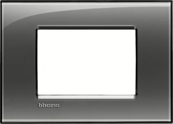 bticino-plaque carr�e livinglight kristall 3 modules - brouillard (lna4803kf)