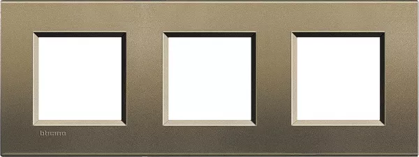bticino-plaque carr�e livinglight silk 2+2+2 modules - square (lna4802m3sq)