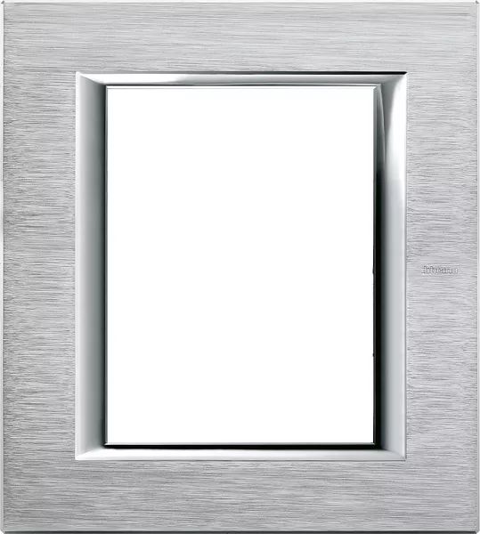 bticino-plaque rectangulaire axolute aluminium anodis� 3+3 modules - chrome (ha4826cr)