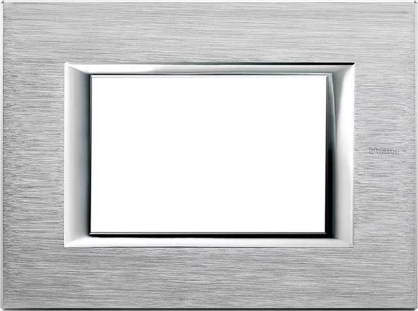 bticino-plaque rectangulaire axolute aluminium anodis� 3 modules - chrome (ha4803cr)