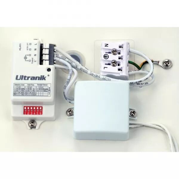 C4 CCT S- PLAF./APPL. MUR IP44 LED INT�G. 17W 4000K 1250LM, SENSOR, BLANC