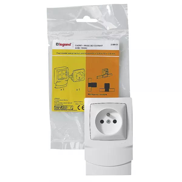 legrand-cadre saillie 1 poste avec prise de courant pour moulure 12,5mm (298901)