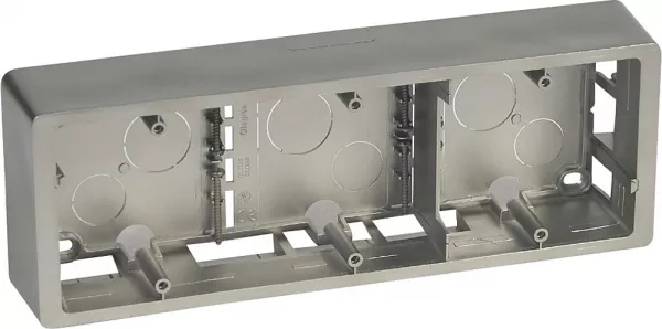 legrand-cadre saillie c�liane 3 postes horizontal ou vertical titane (080246)