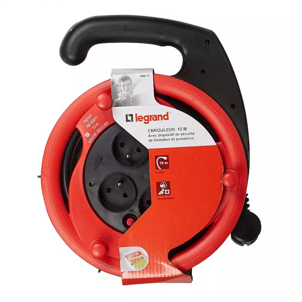 legrand-enrouleur � usage domestique avec 4x2p+t avec �clips de protection longueur 15m (090971)