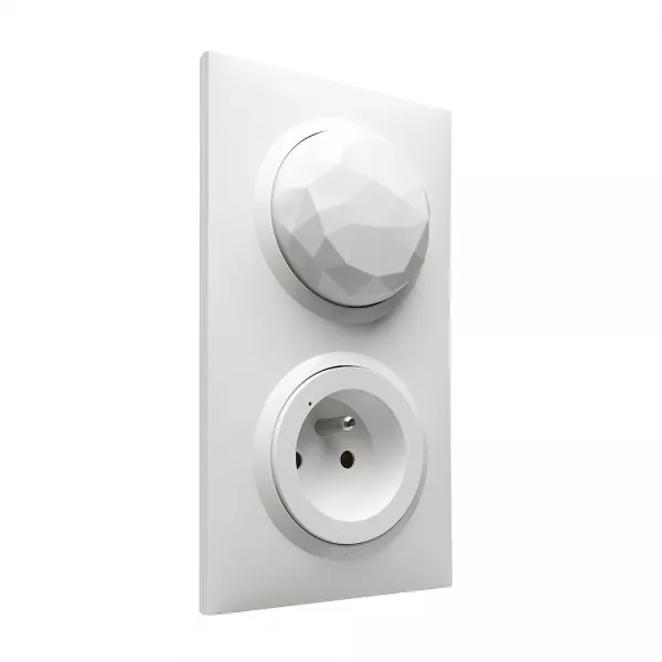 legrand-pack de d�marrage dooxie with netatmo prise control + cde d�part/arriv�e - blanc (600670)