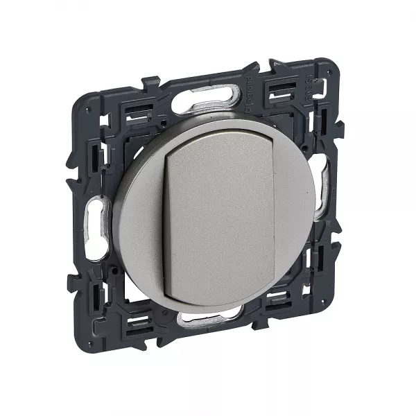 legrand-poussoir inverseur c�liane 6a avec enjoliveur titane et support (067732)