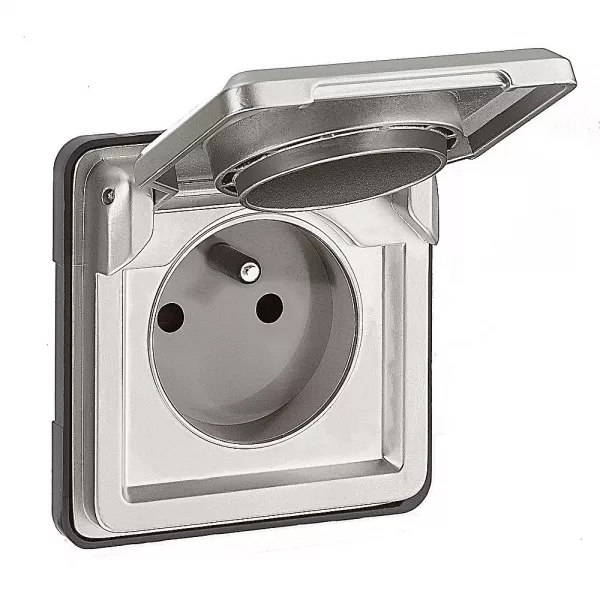 legrand-prise de courant 2p+t � puits fran�ais avec volet 16a 250v soliroc ik10 (077831)