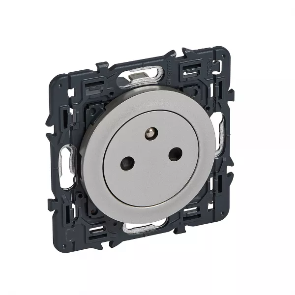 legrand-prise de courant 2p+t c�liane 16a avec enjoliveur titane et support (067712)