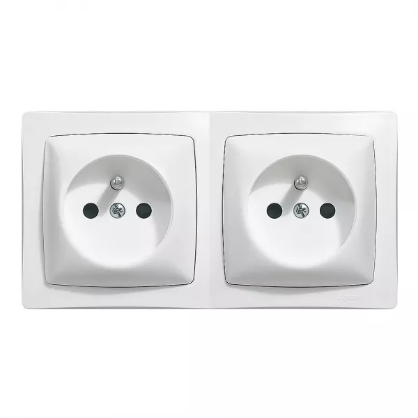 legrand-prise de courant 2x2p+t pr�c�bl�e appareillage saillie complet - blanc (086078)