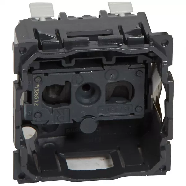 legrand-prise de courant standard fran�ais c�liane 16a 250v 2p (067110)