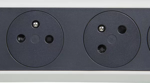 legrand-rallonge 3x2p+t surface avec interrupteur et cordon 3m 3g 1,5mm� - blanc/gris (049458)