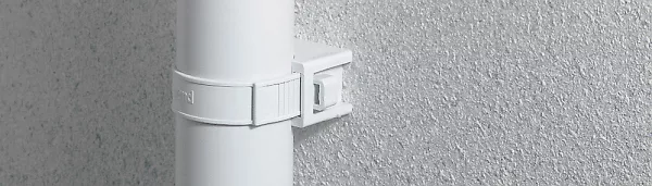legrand-sachet de 15 attaches pour tubes �25mm - livr�s avec chevilles et 1 outil (098474)
