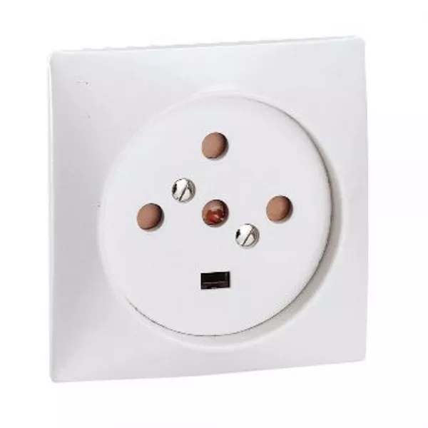 legrand-socle 3p+n+t � vis avec �clips 80x80mm - �tiquette avec gencod (090138)