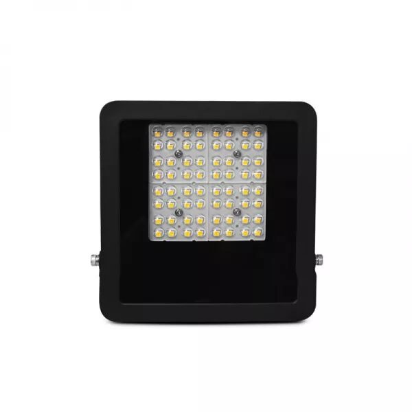 LUMOS ASYM PROJECTEUR ASYM 50W 3000K 40�X90� PLAT NOIR IP65 5ANS