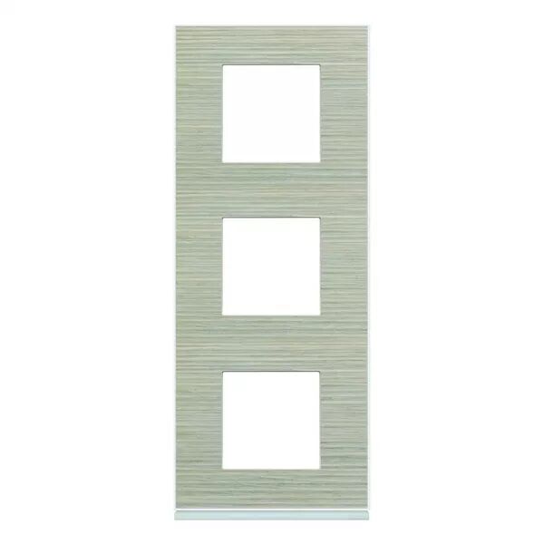 Plaque de finition Gallery 3 postes verticale Latt� entraxe 71 mm (WXP2543)