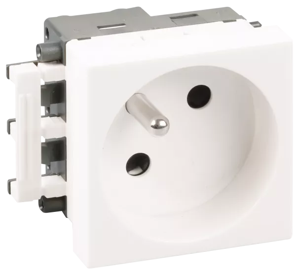 Prise 2P+T blanche compl�te (61401)