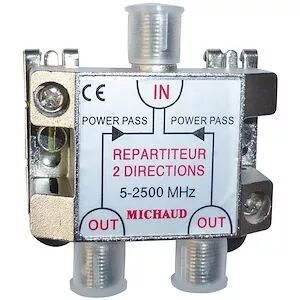 R�partiteur TV comprenant 1 entr�e et 2 sorties (Q149)