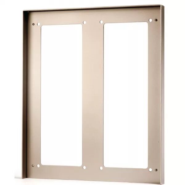 VISI�RE ANTI-PLUIE EN ALUMINIUM ANODIS�, POUR 2 FA�ADES D\'ENCADREMENT 3 MODULES